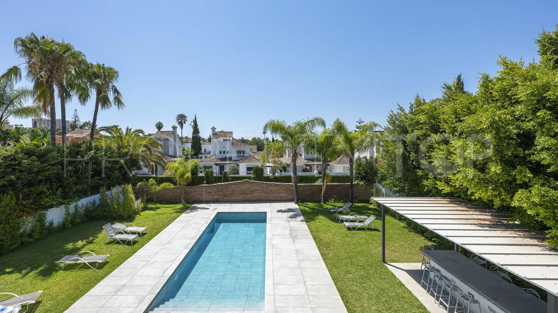 6 bedrooms Aloha villa for sale