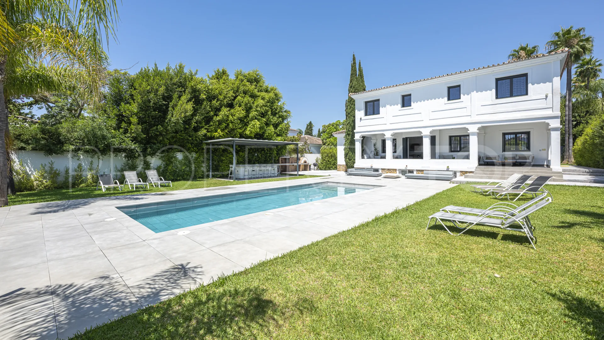 6 bedrooms Aloha villa for sale