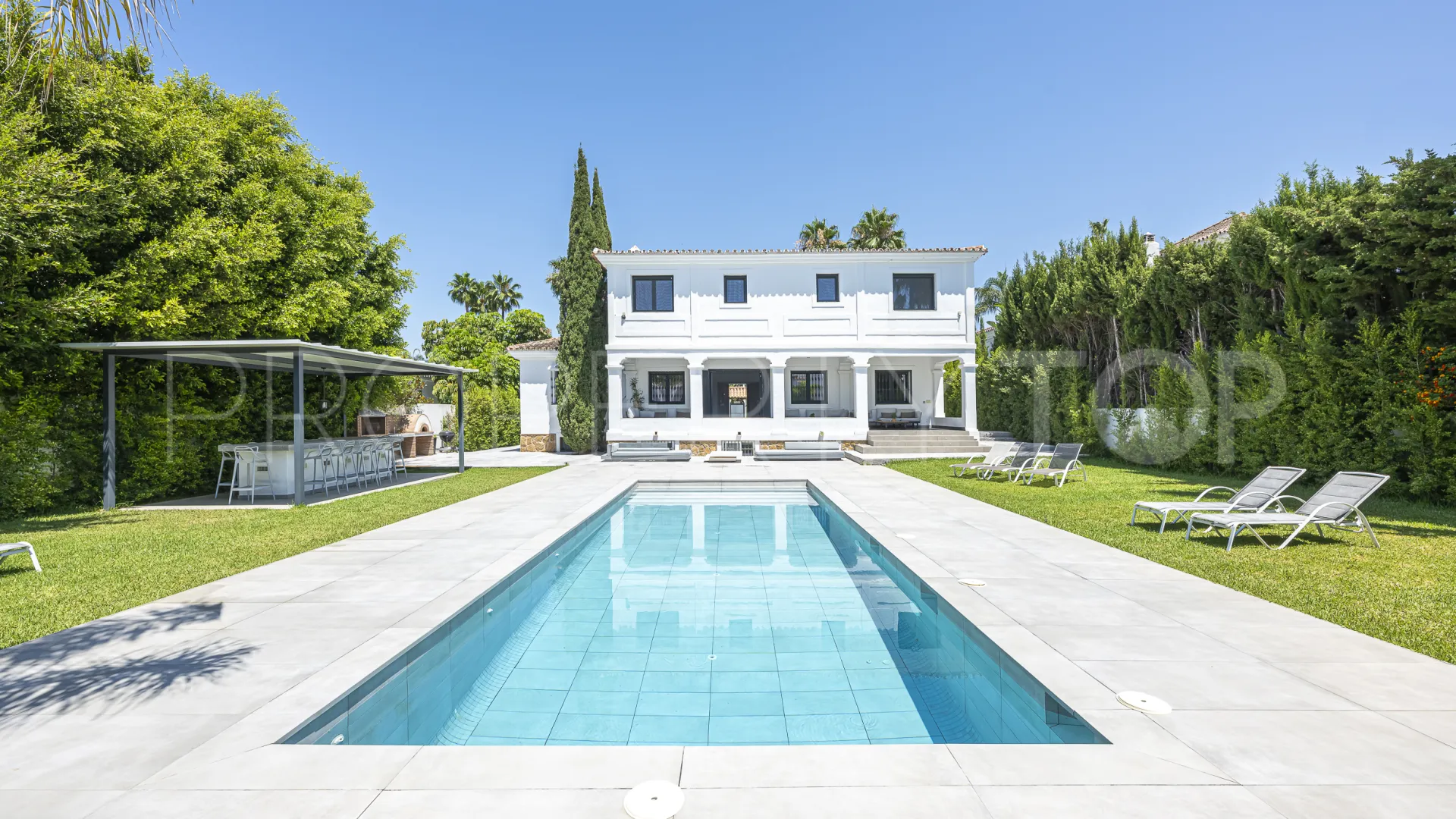6 bedrooms Aloha villa for sale
