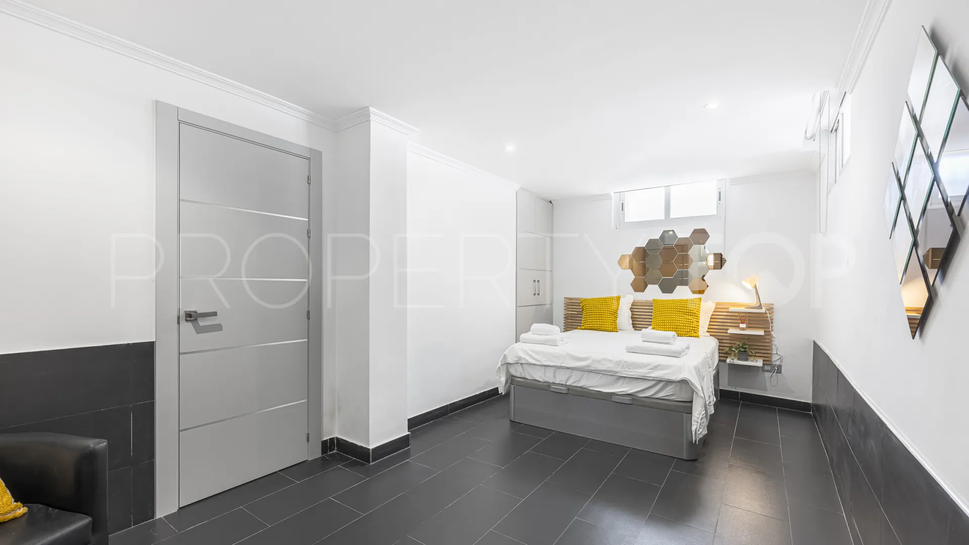 6 bedrooms Aloha villa for sale