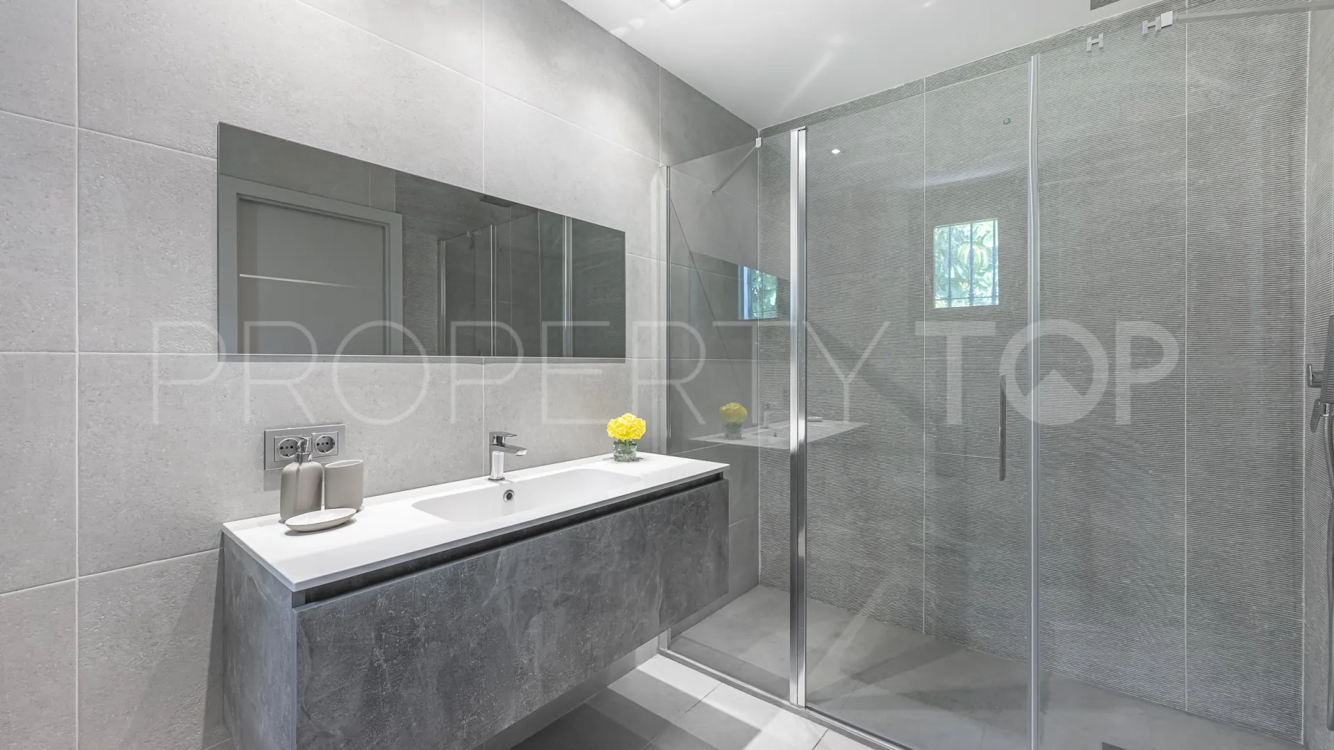 6 bedrooms Aloha villa for sale