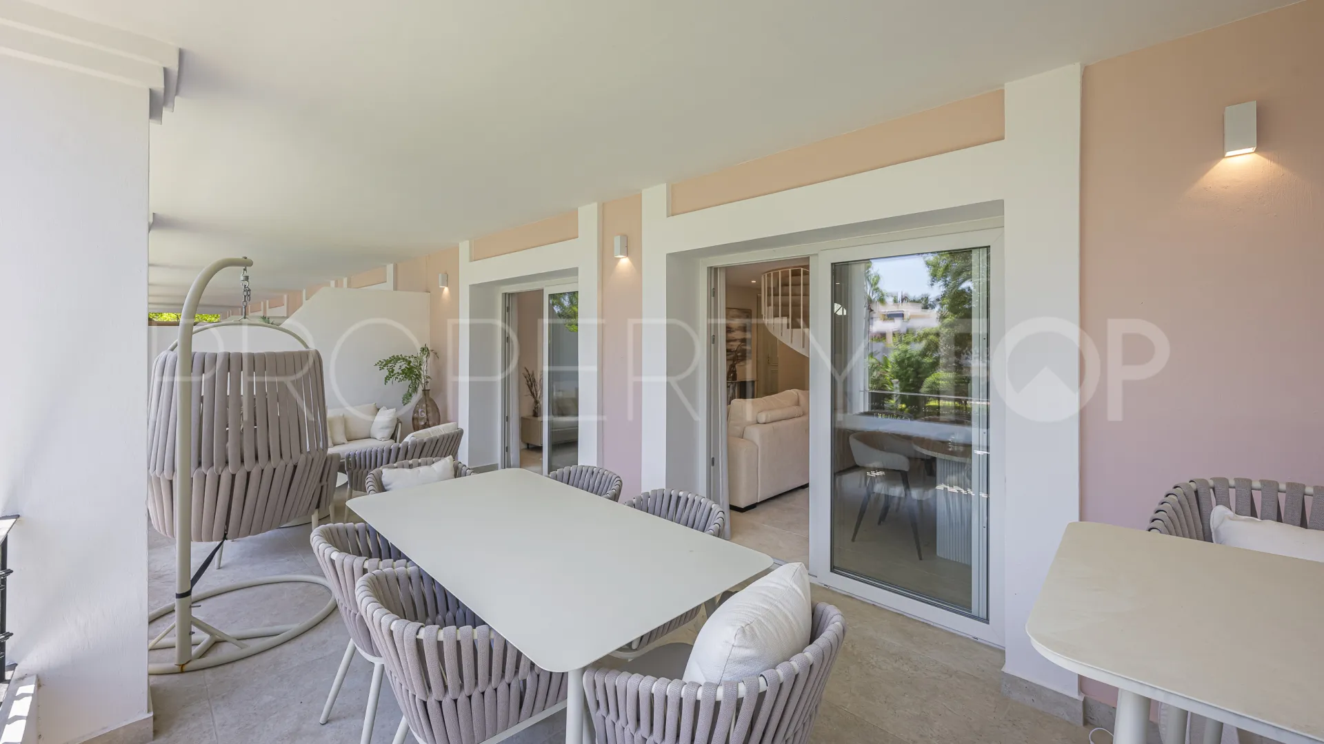 Duplex de 4 dormitorios en venta en Aloha Gardens