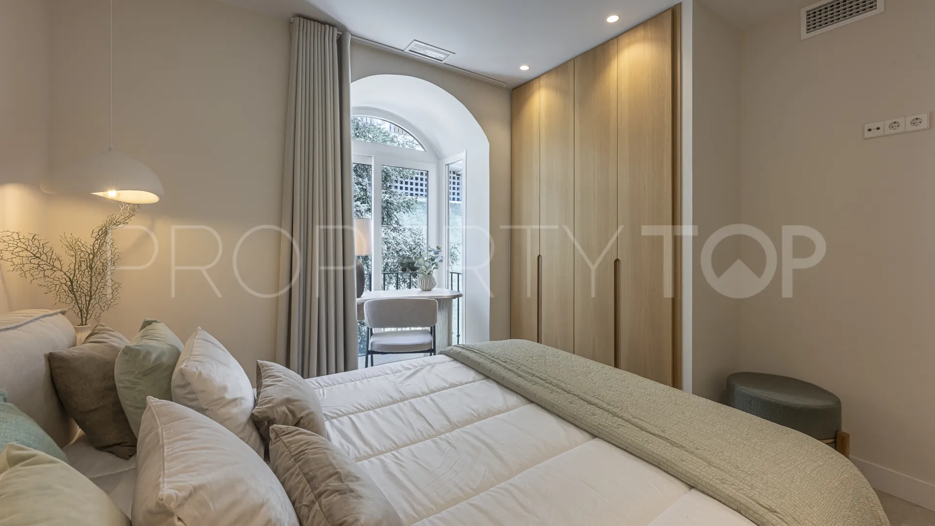 Duplex de 4 dormitorios en venta en Aloha Gardens