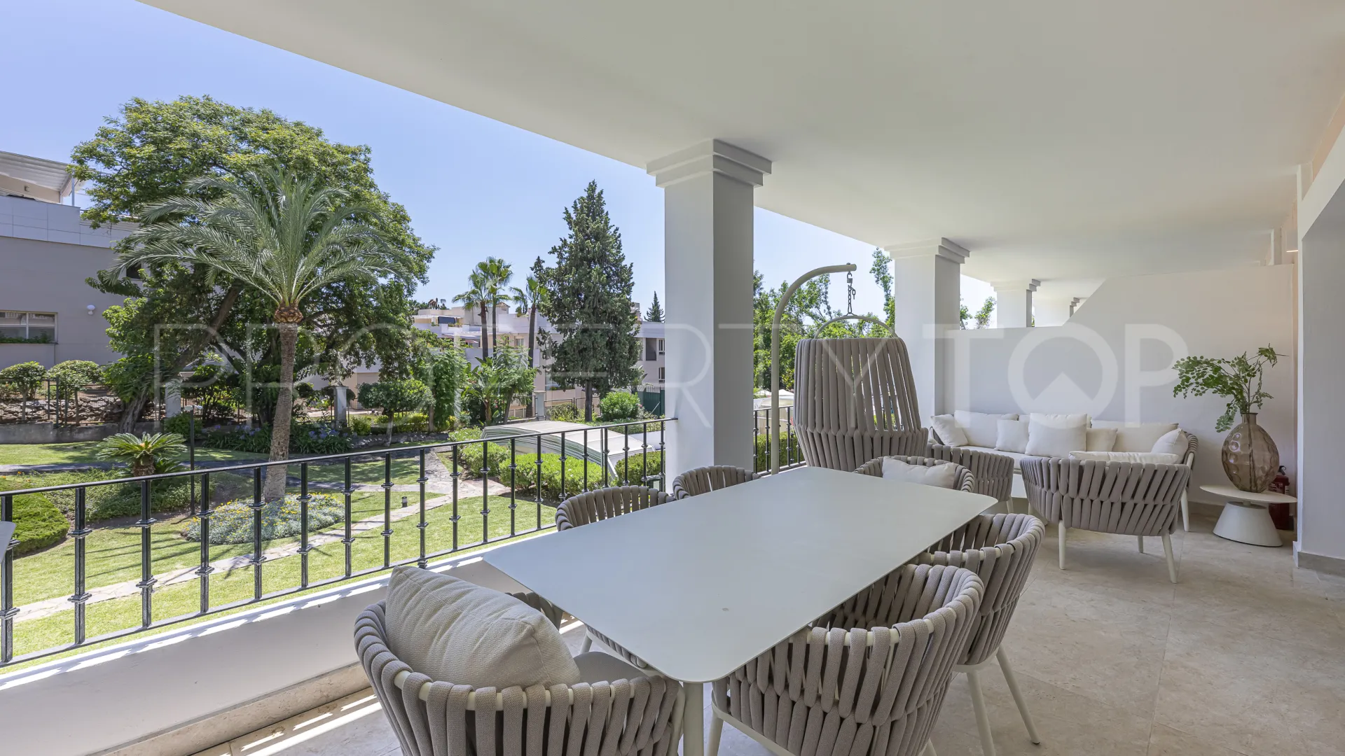 Duplex de 4 dormitorios en venta en Aloha Gardens