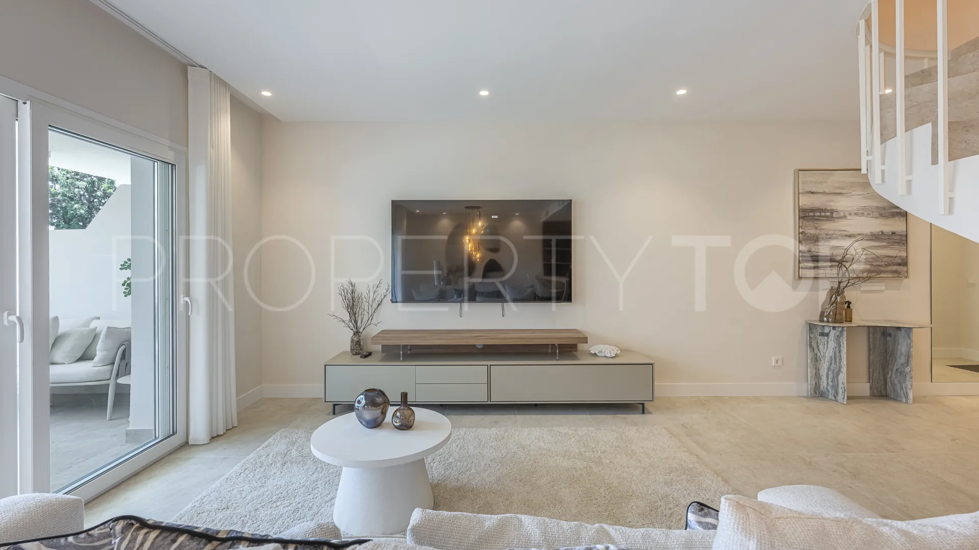 Duplex de 4 dormitorios en venta en Aloha Gardens