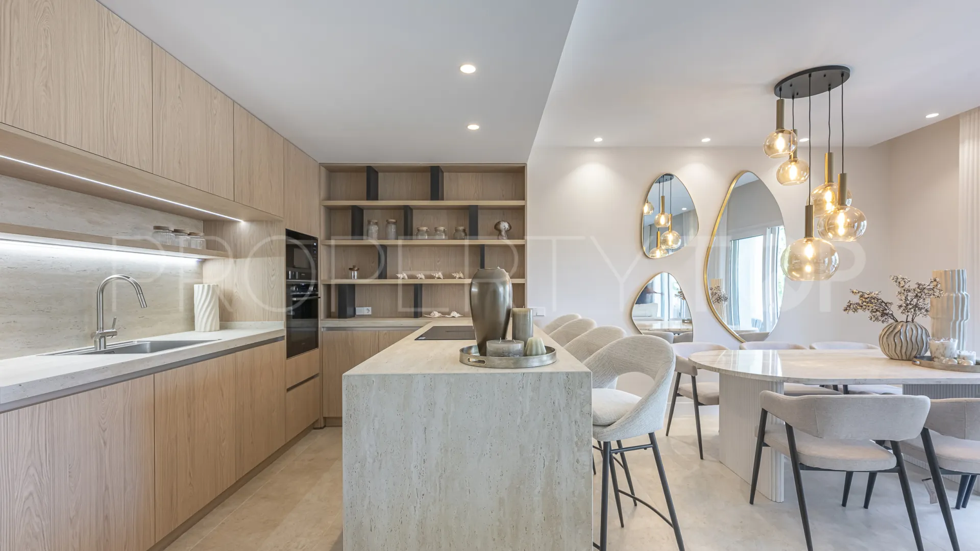 Duplex de 4 dormitorios en venta en Aloha Gardens