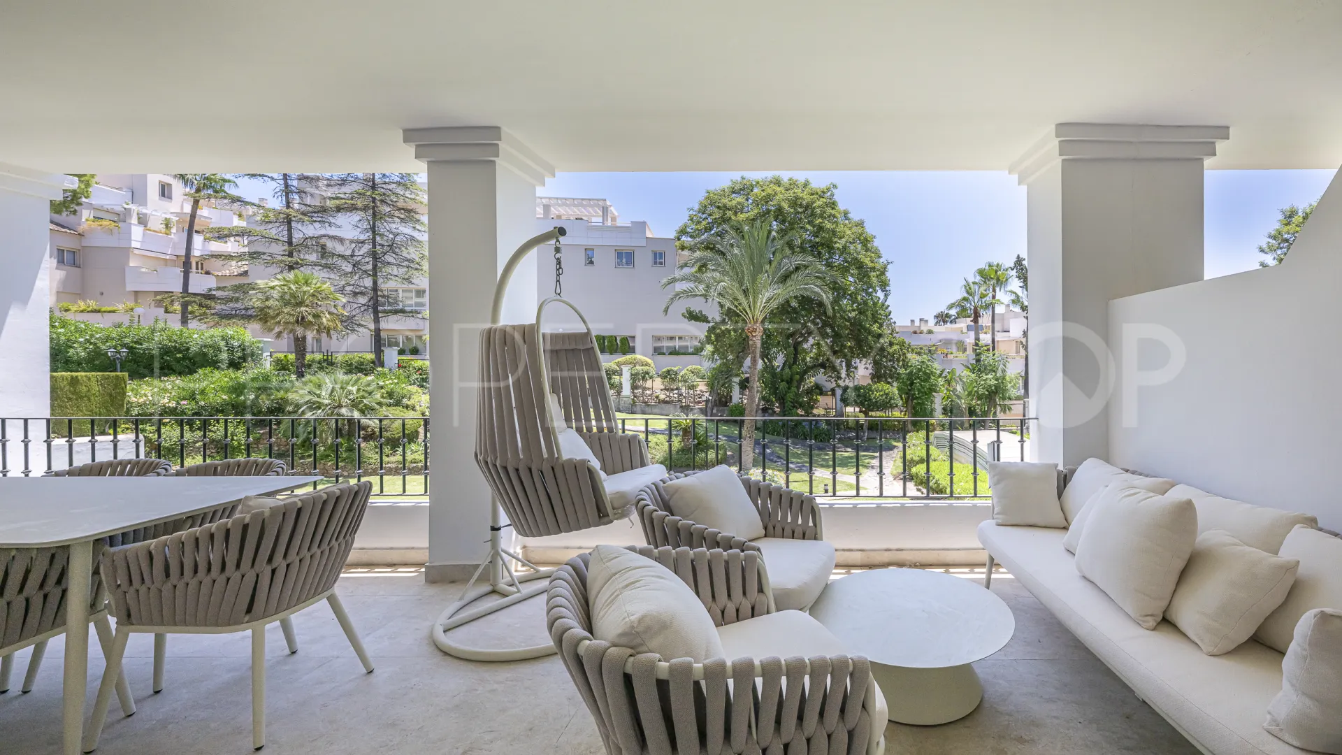 Duplex de 4 dormitorios en venta en Aloha Gardens