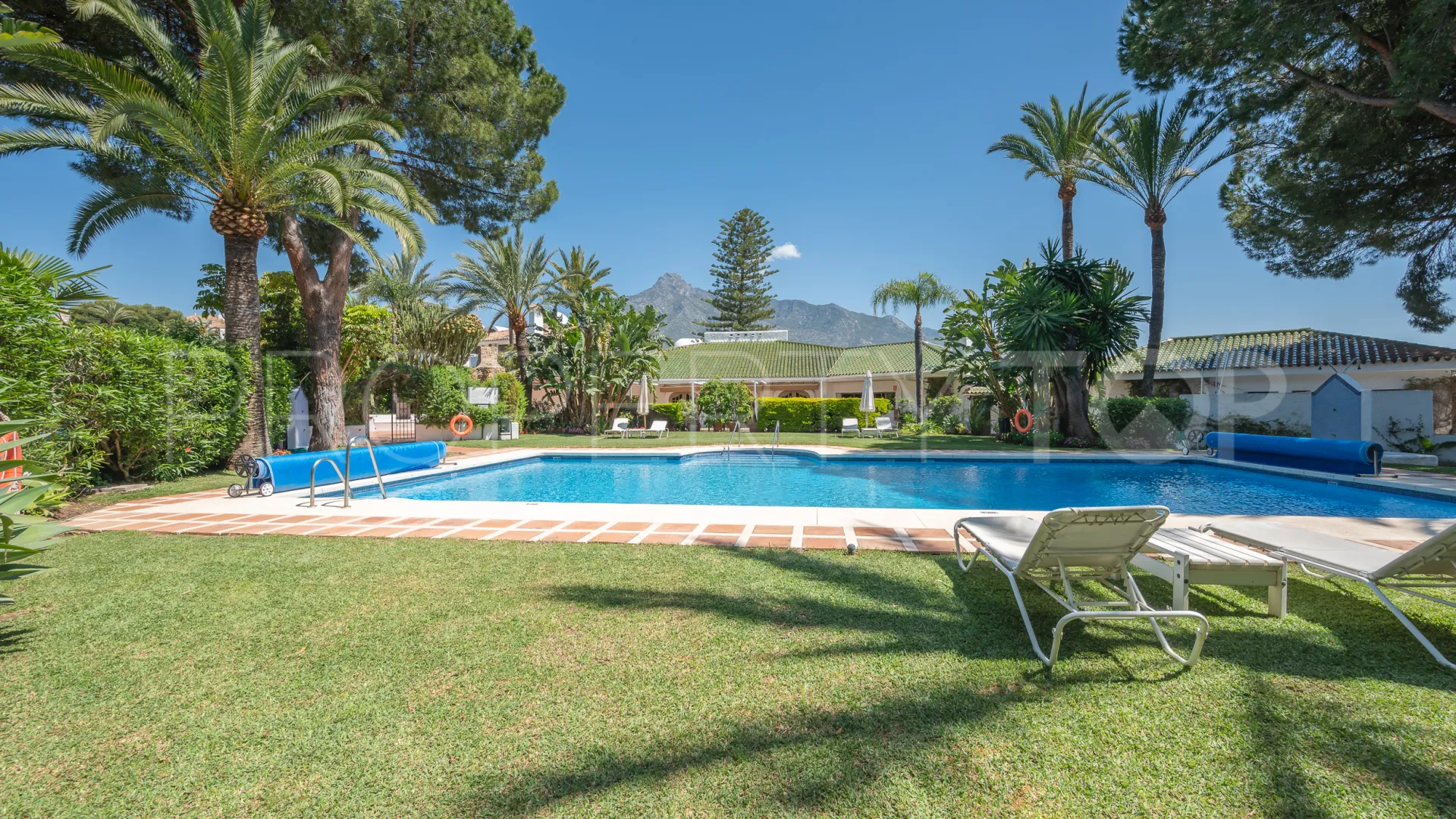 For sale town house in Marbella with 2 bedrooms