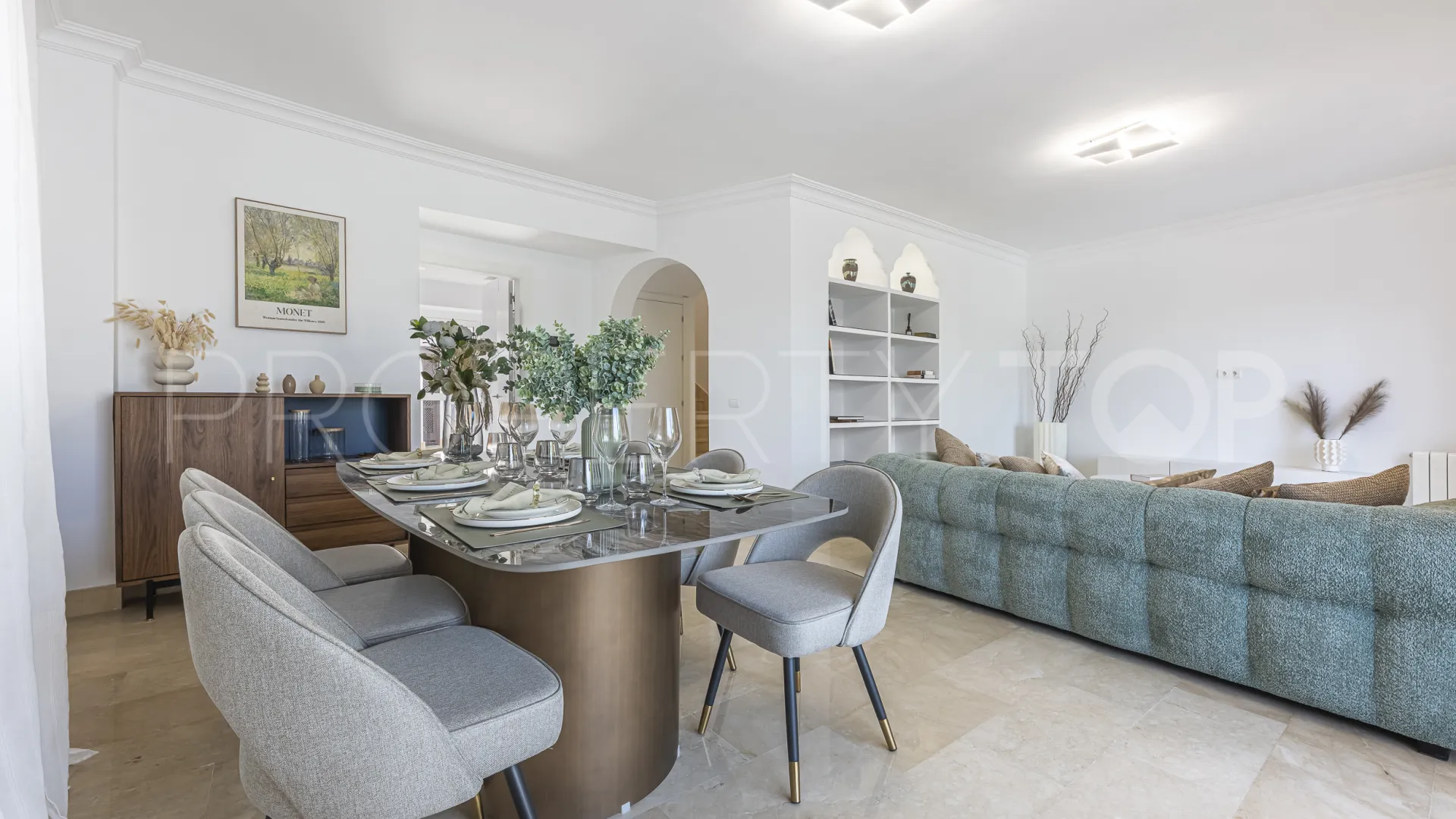 For sale town house in Marbella with 2 bedrooms