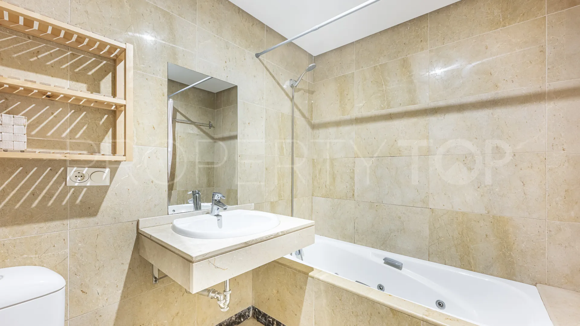 Comprar apartamento con 2 dormitorios en Alcaidesa