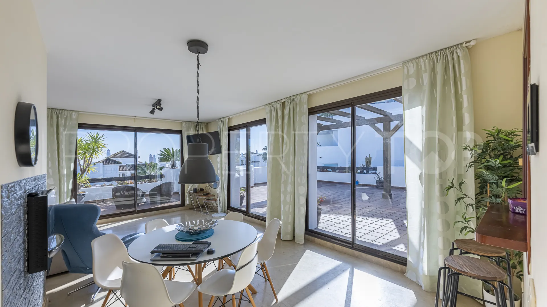 Comprar apartamento con 2 dormitorios en Alcaidesa