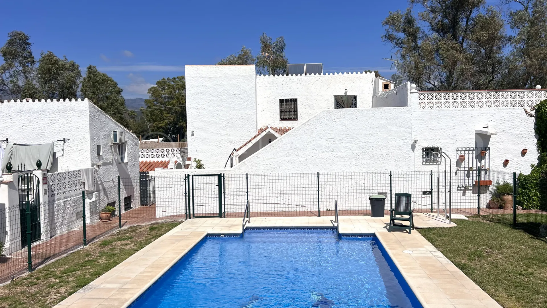 Estepona, adosado con 3 dormitorios en venta