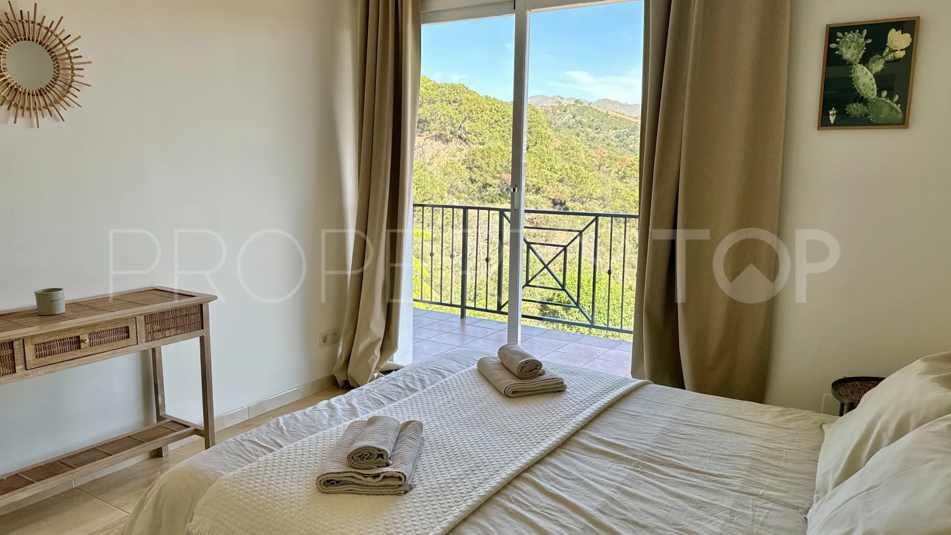 Altos de Estepona, casa de 3 dormitorios a la venta