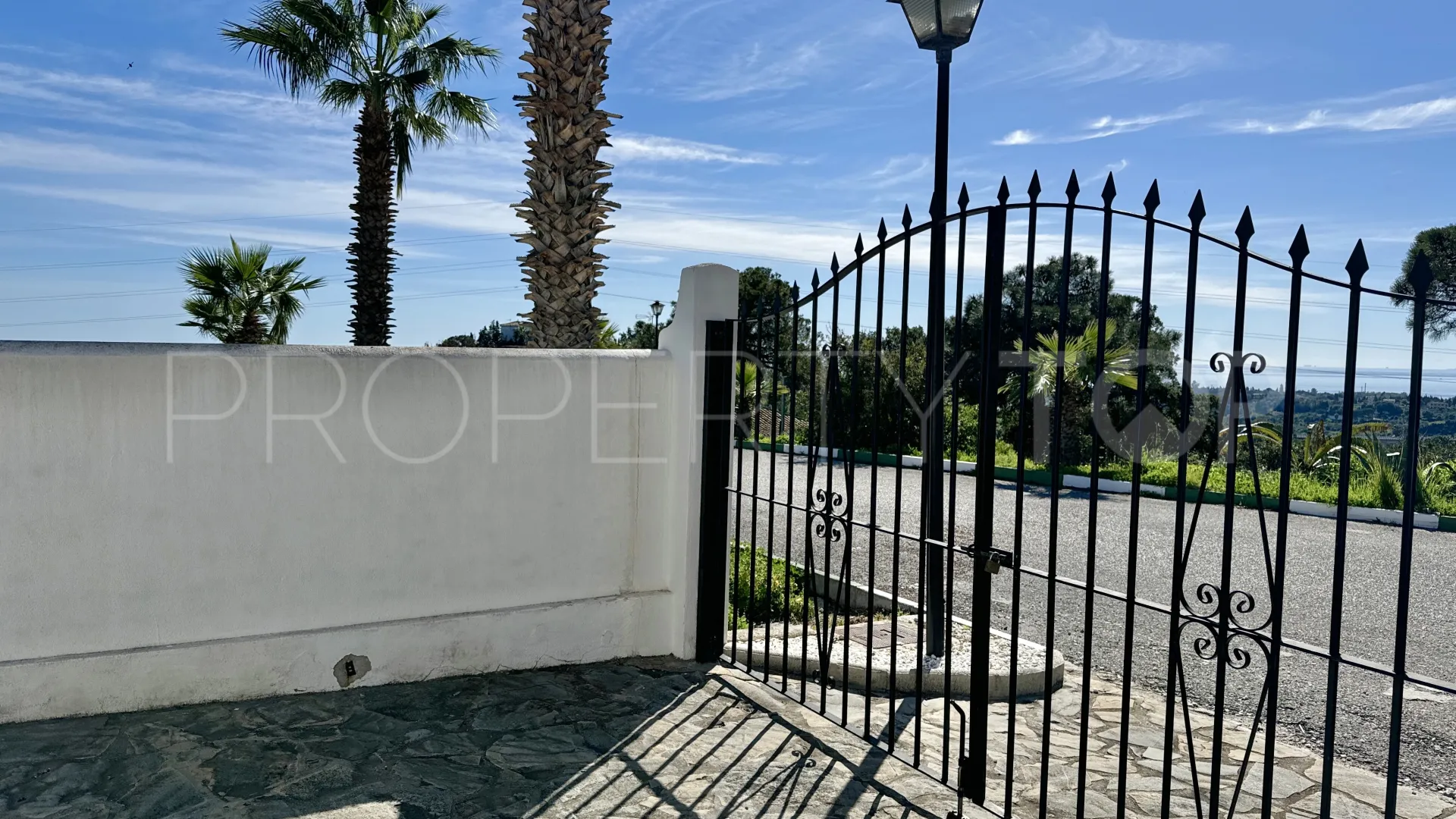 Altos de Estepona, casa de 3 dormitorios a la venta