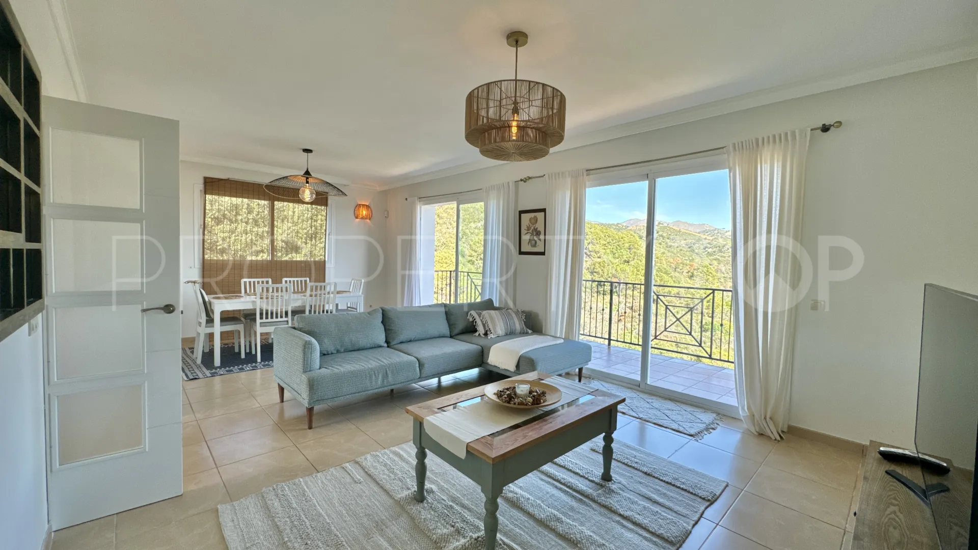 Altos de Estepona, casa de 3 dormitorios a la venta