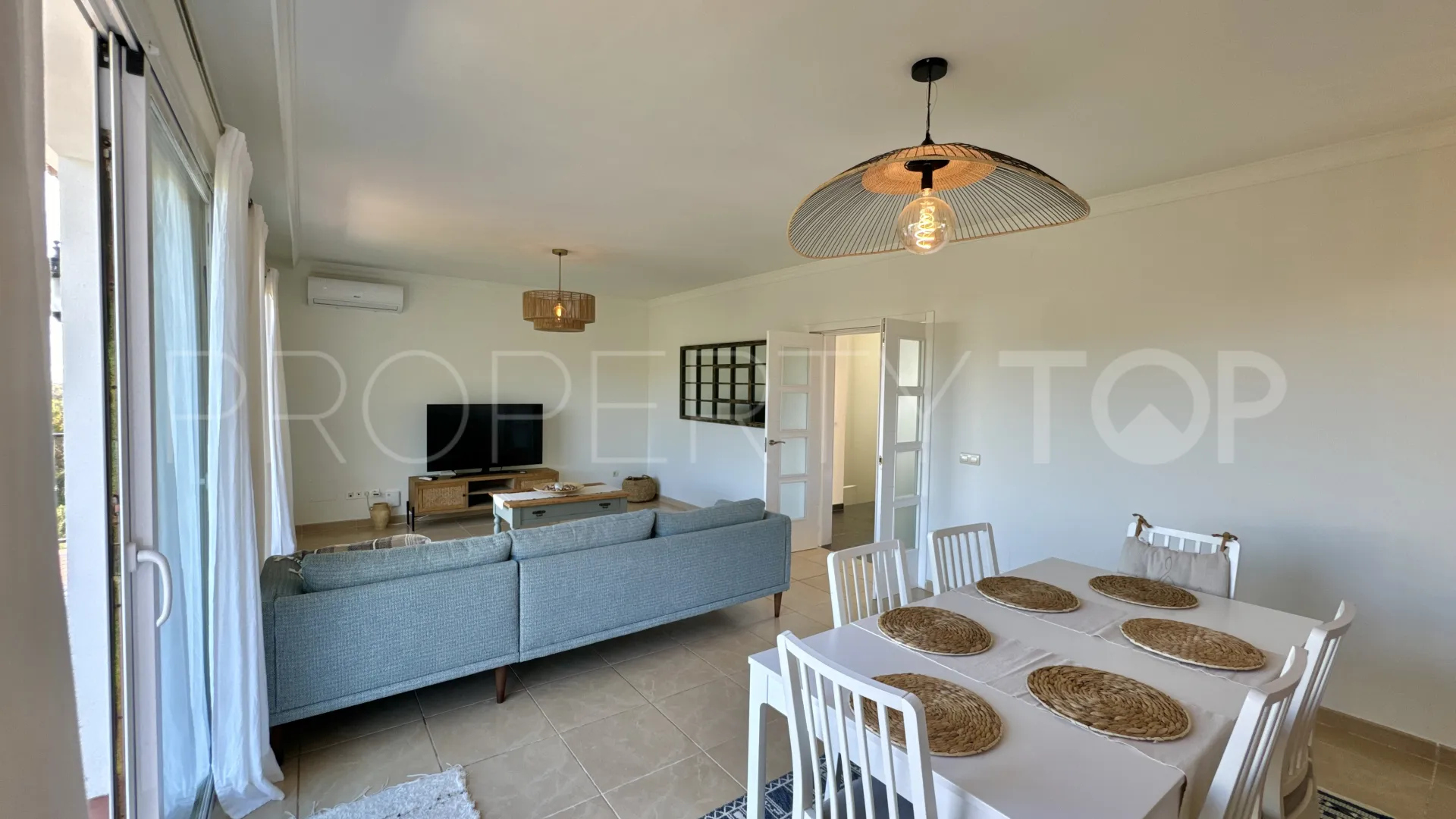 Altos de Estepona, casa de 3 dormitorios a la venta