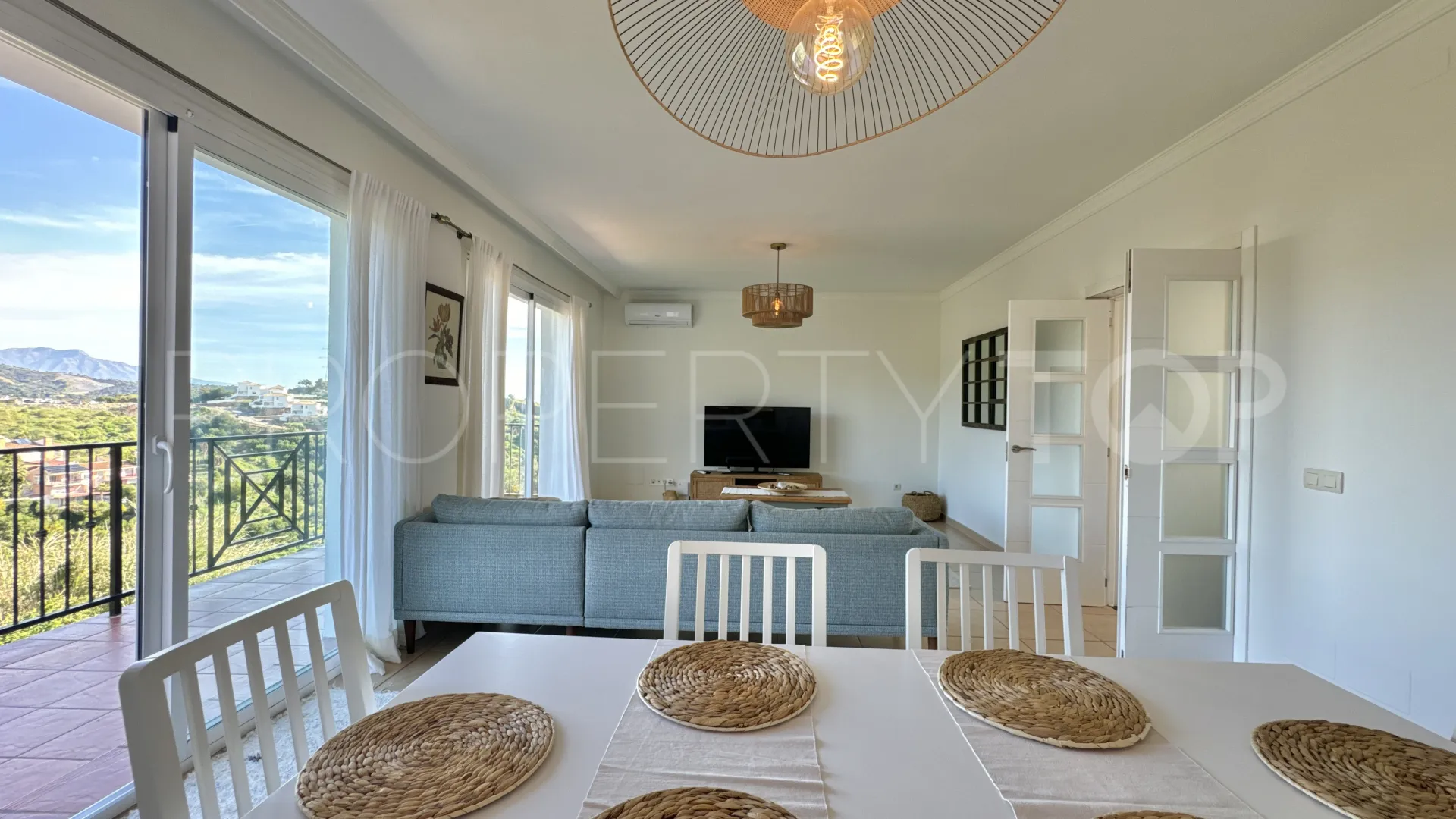 Altos de Estepona, casa de 3 dormitorios a la venta