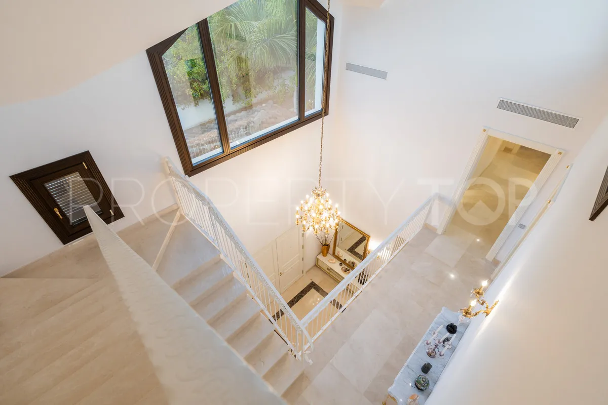 Villa a la venta en Guadalmina Baja de 7 dormitorios