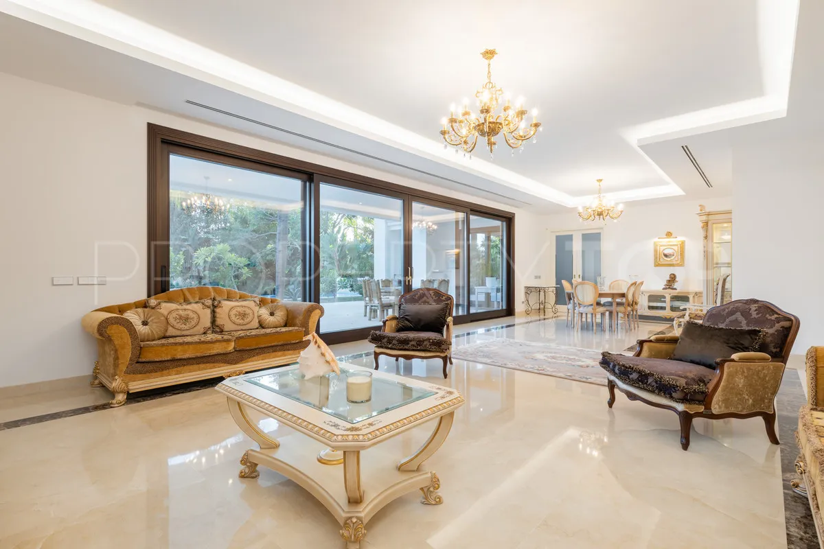 Villa a la venta en Guadalmina Baja de 7 dormitorios