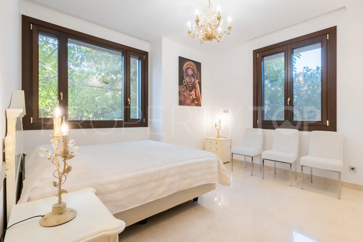 Villa a la venta en Guadalmina Baja de 7 dormitorios