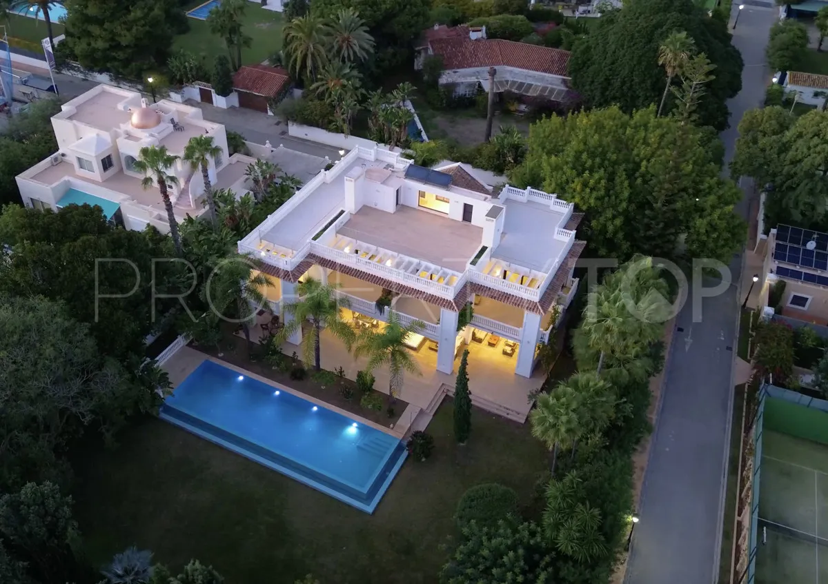 Villa a la venta en Guadalmina Baja de 7 dormitorios