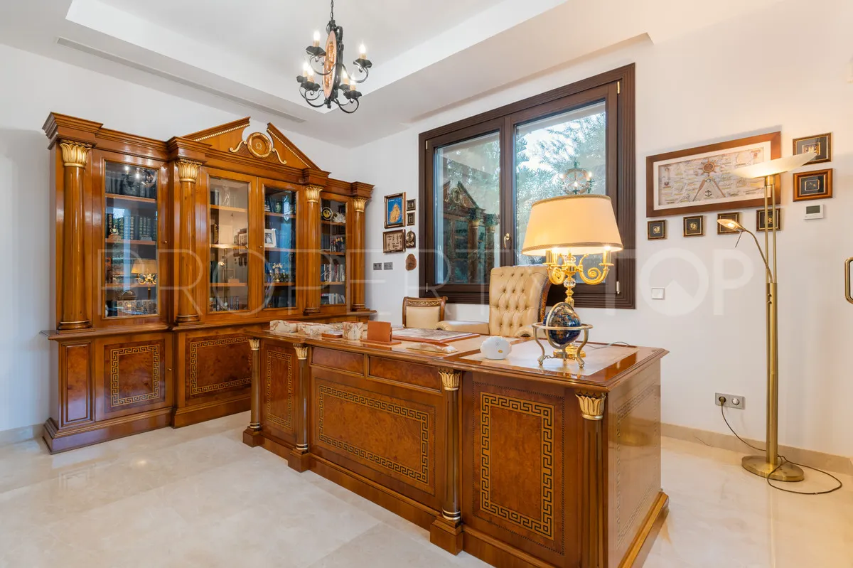 Villa a la venta en Guadalmina Baja de 7 dormitorios