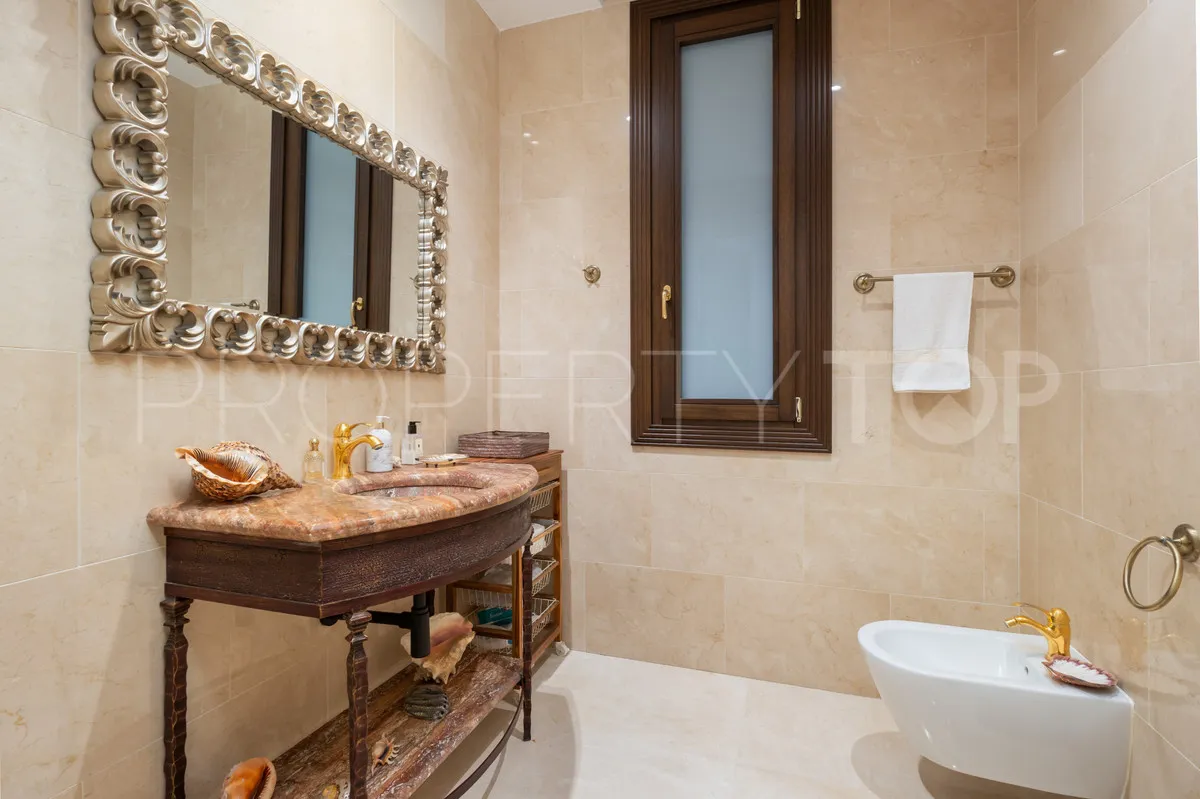 Villa a la venta en Guadalmina Baja de 7 dormitorios