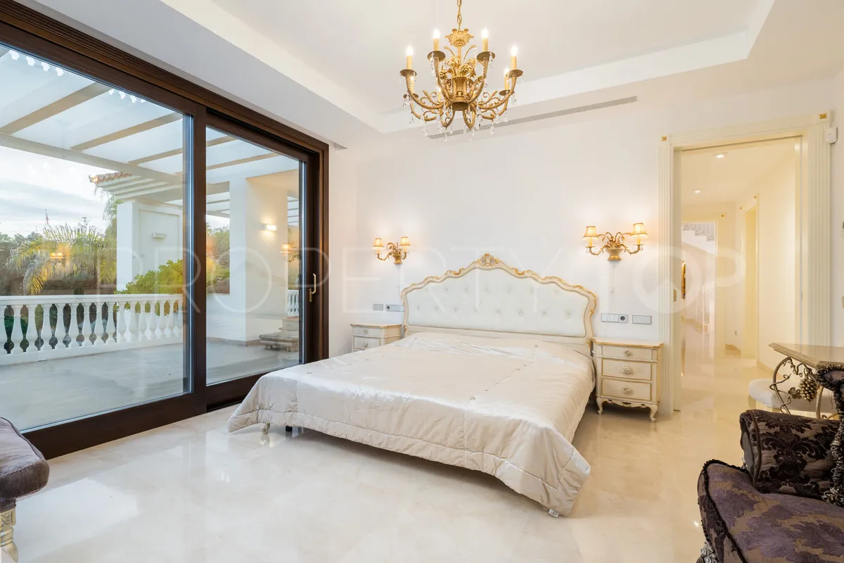 Villa a la venta en Guadalmina Baja de 7 dormitorios