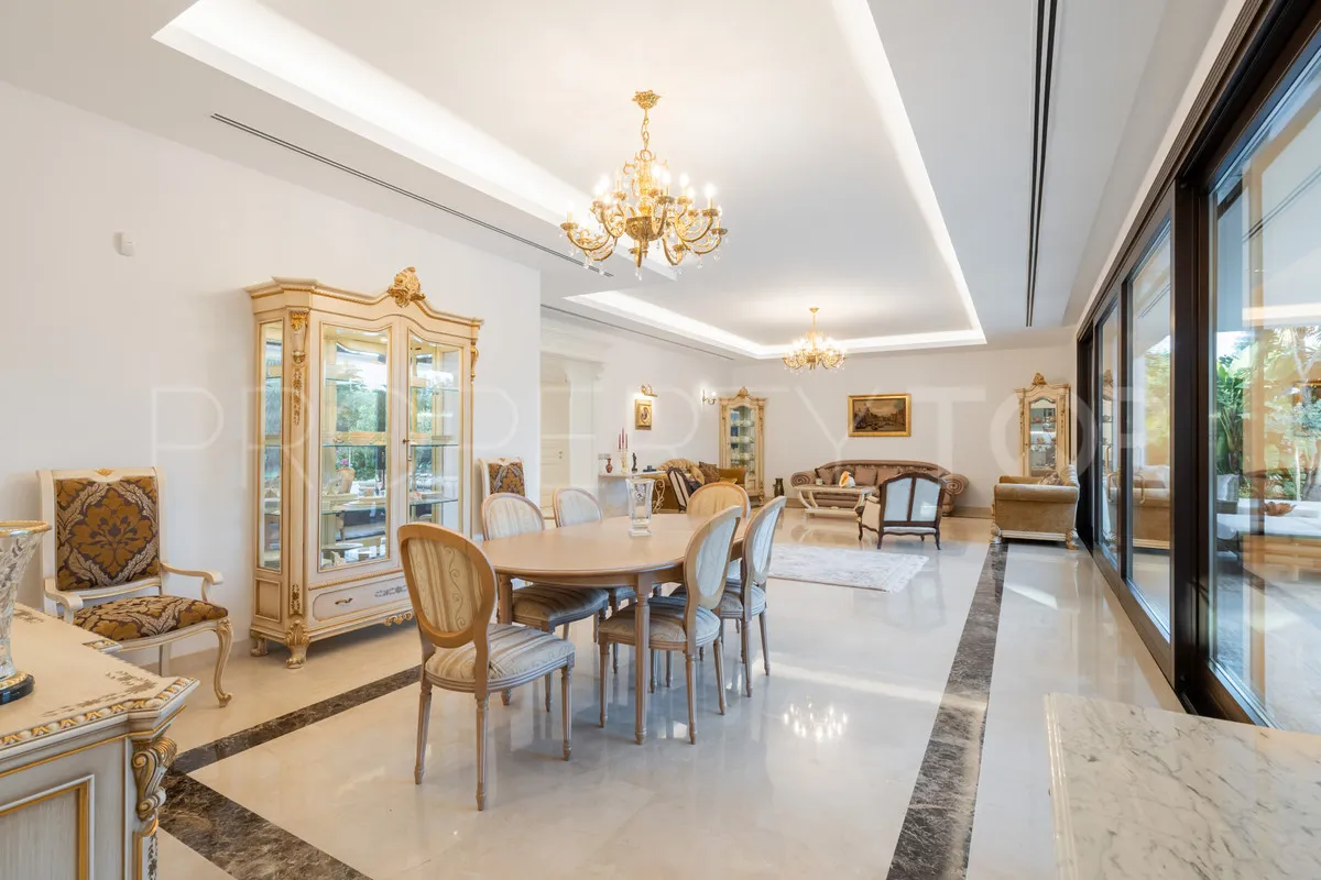 Villa a la venta en Guadalmina Baja de 7 dormitorios