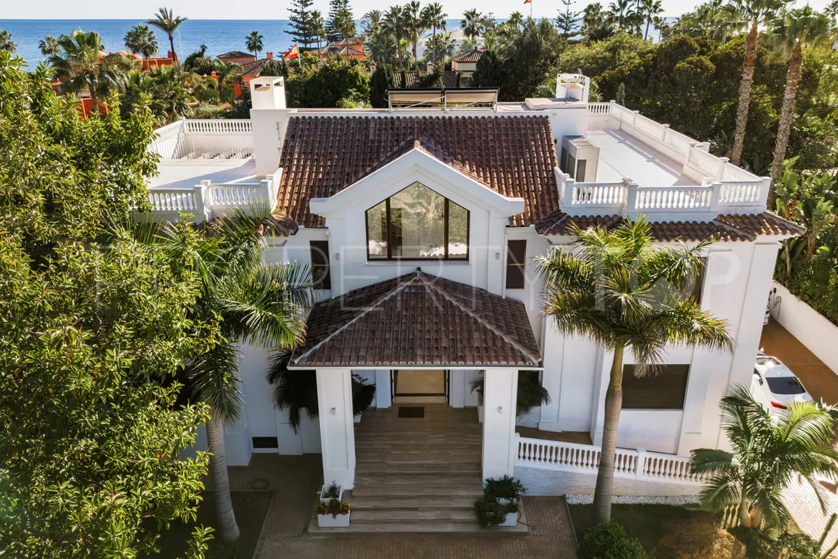 Villa a la venta en Guadalmina Baja de 7 dormitorios