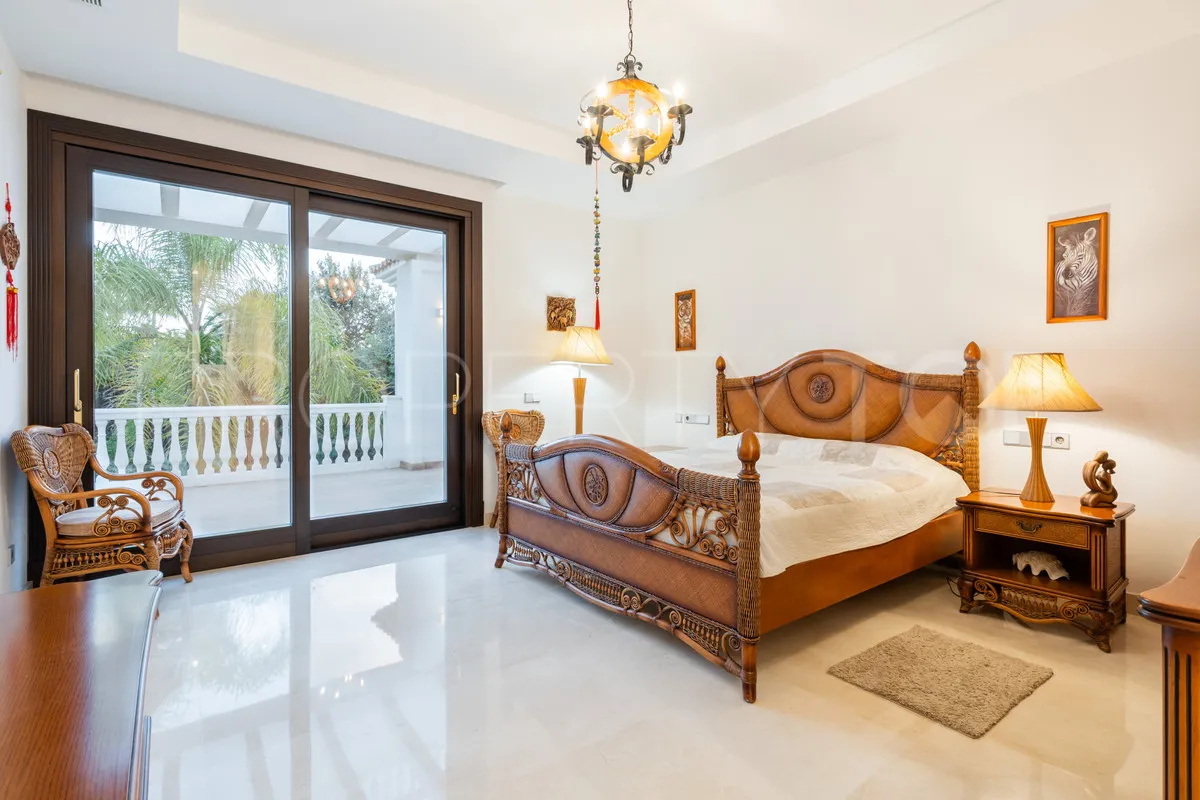 Villa a la venta en Guadalmina Baja de 7 dormitorios