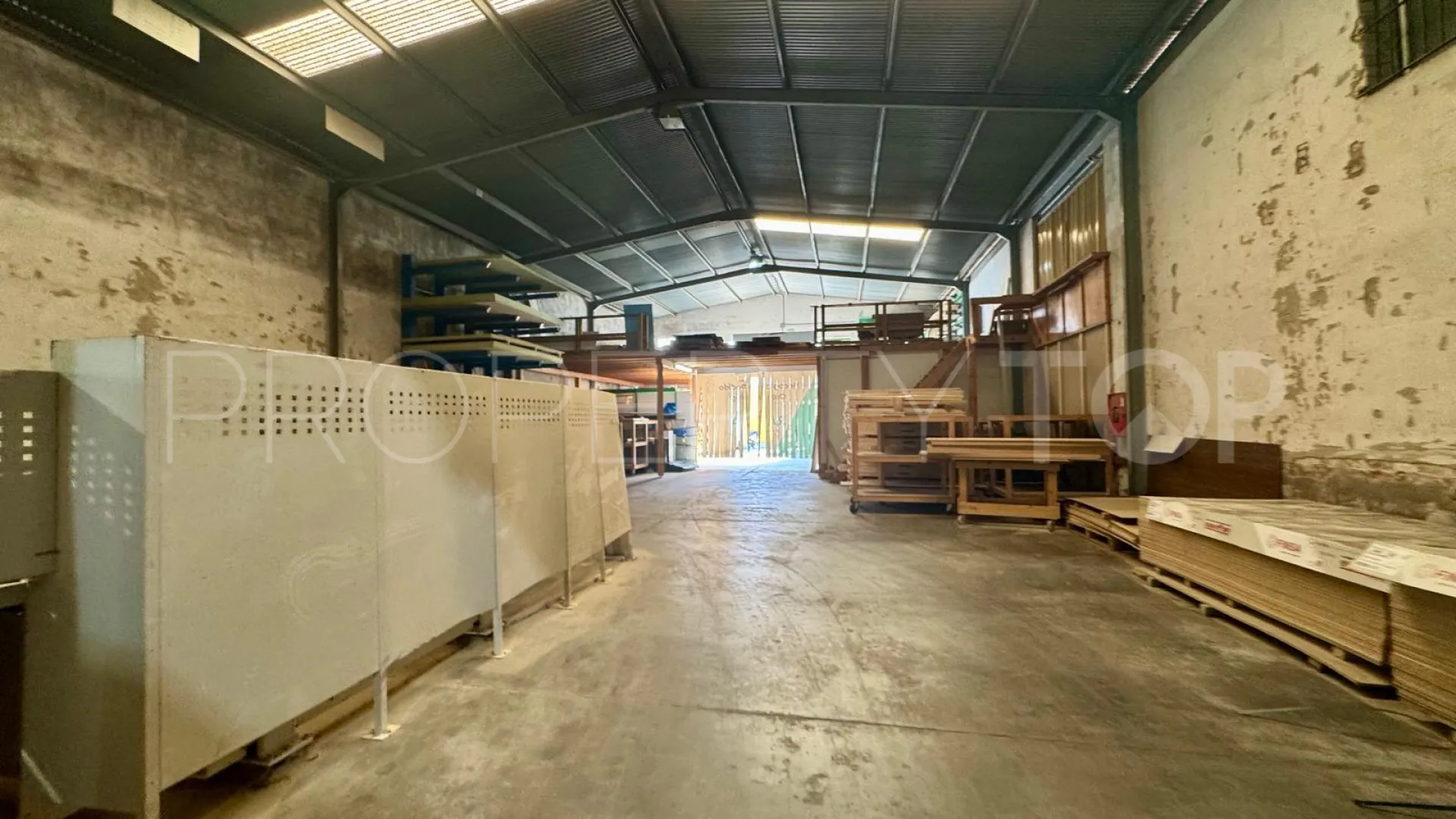 Comprar nave en Estepona