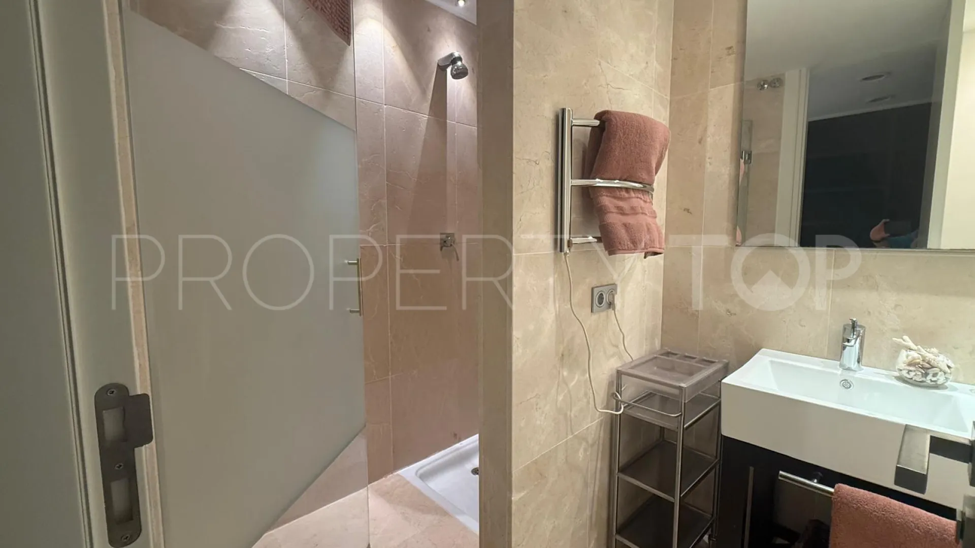 Apartamento de 4 dormitorios en venta en Acosta los Flamingos