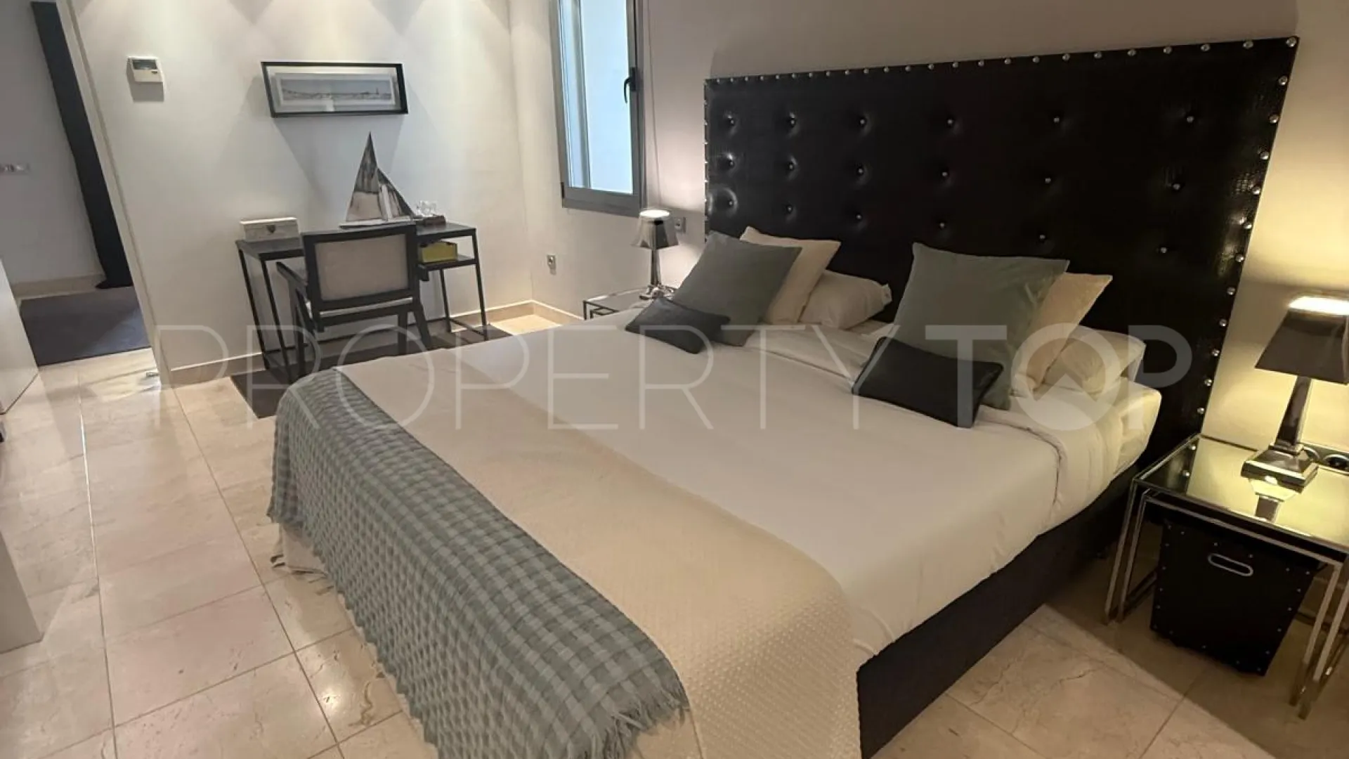 Apartamento de 4 dormitorios en venta en Acosta los Flamingos