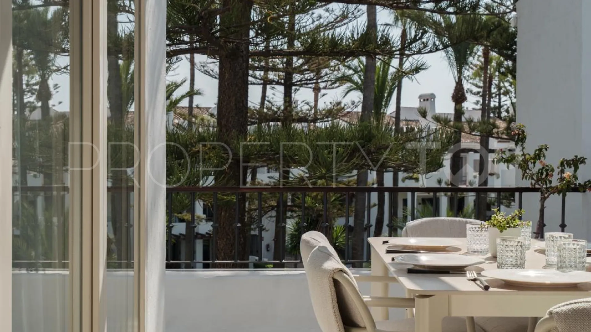 Atico duplex de 3 dormitorios en venta en Cortijo Blanco
