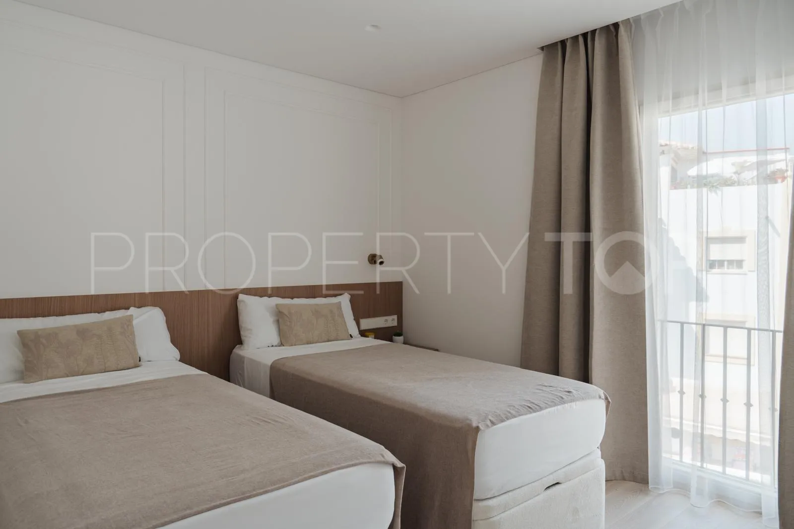 Atico duplex de 3 dormitorios en venta en Cortijo Blanco