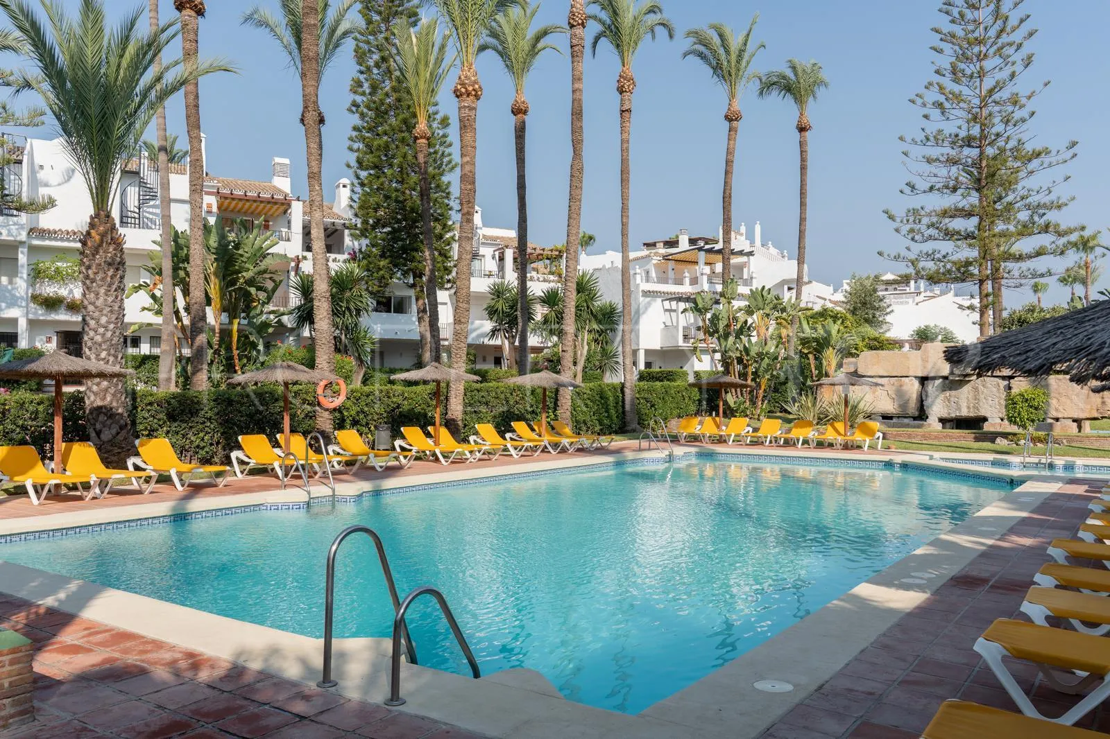 Atico duplex de 3 dormitorios en venta en Cortijo Blanco
