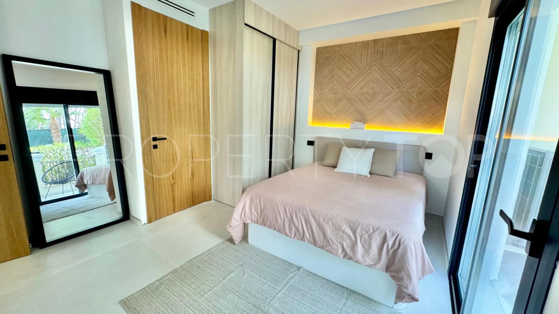 Andalucia del Mar, apartamento planta baja con 2 dormitorios a la venta