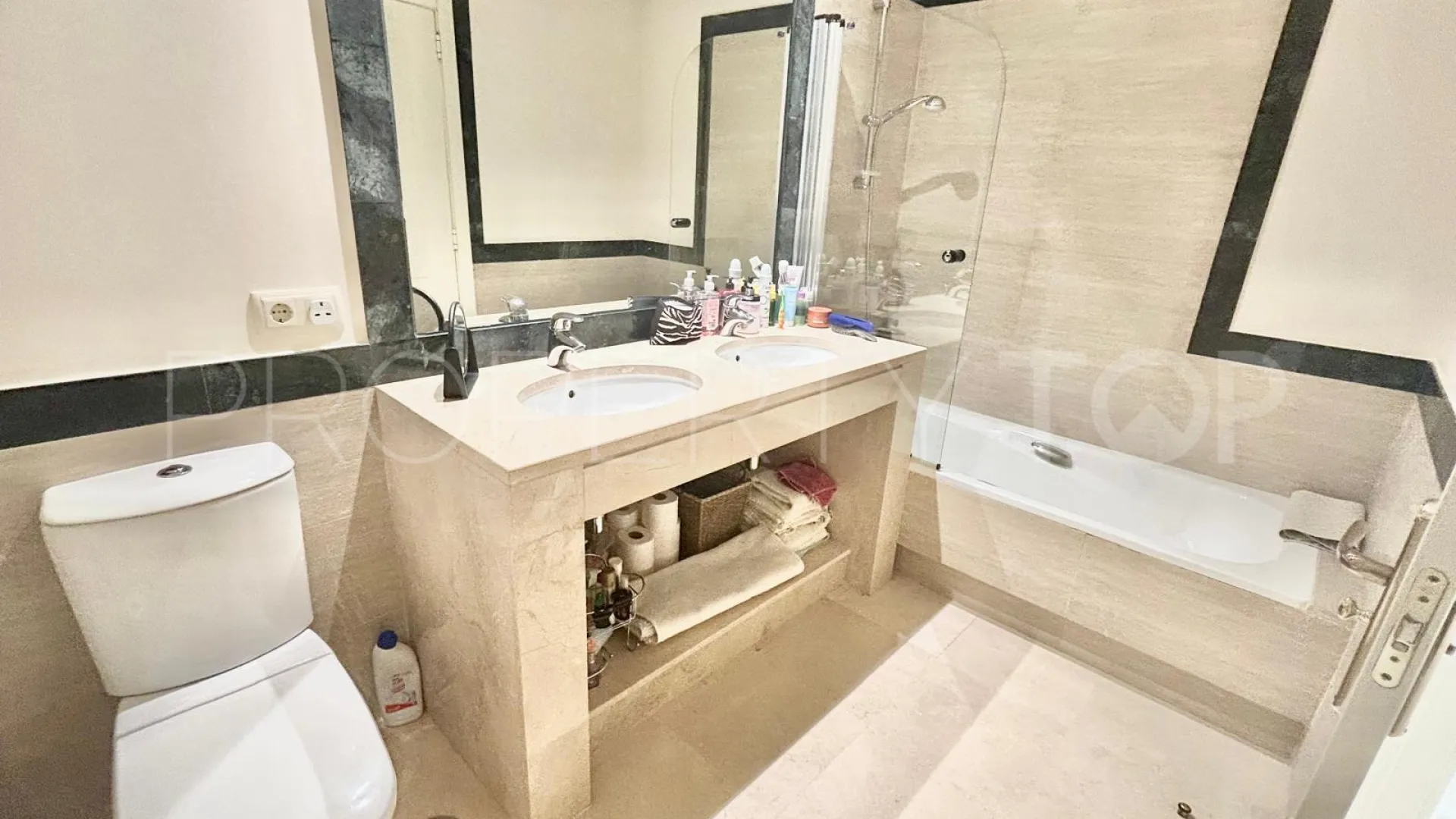 Apartamento de 2 dormitorios en venta en Altos de La Quinta