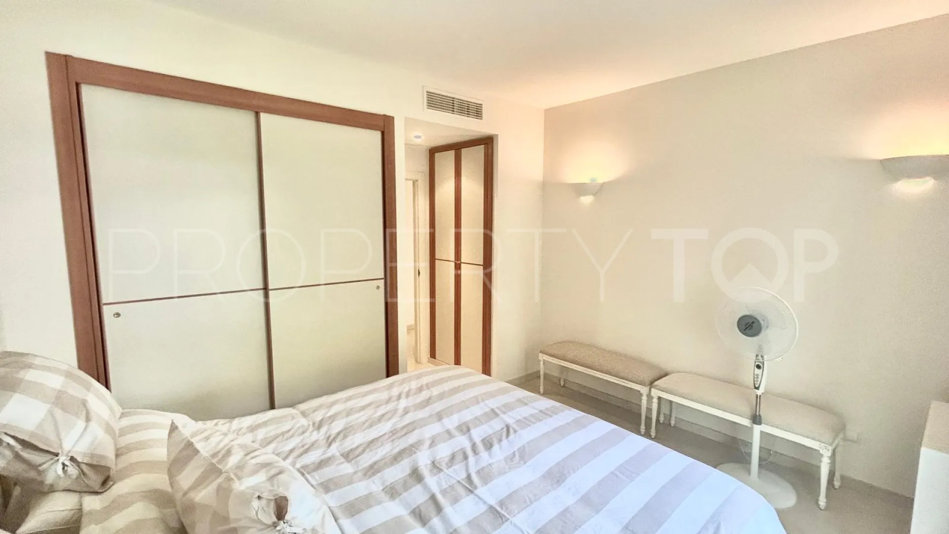 Apartamento de 2 dormitorios en venta en Altos de La Quinta