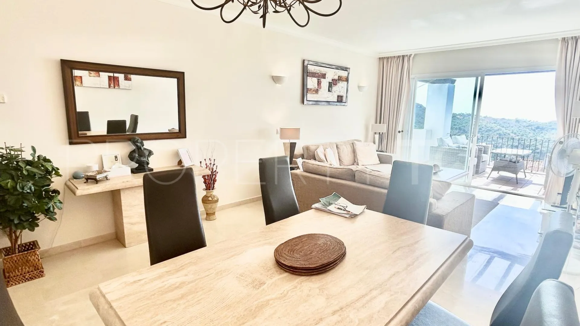 Apartamento de 2 dormitorios en venta en Altos de La Quinta