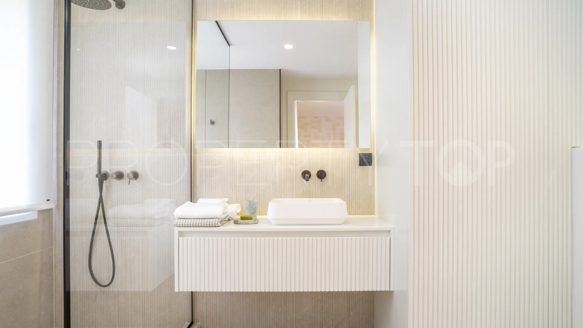 Buy Nueva Andalucia penthouse with 4 bedrooms