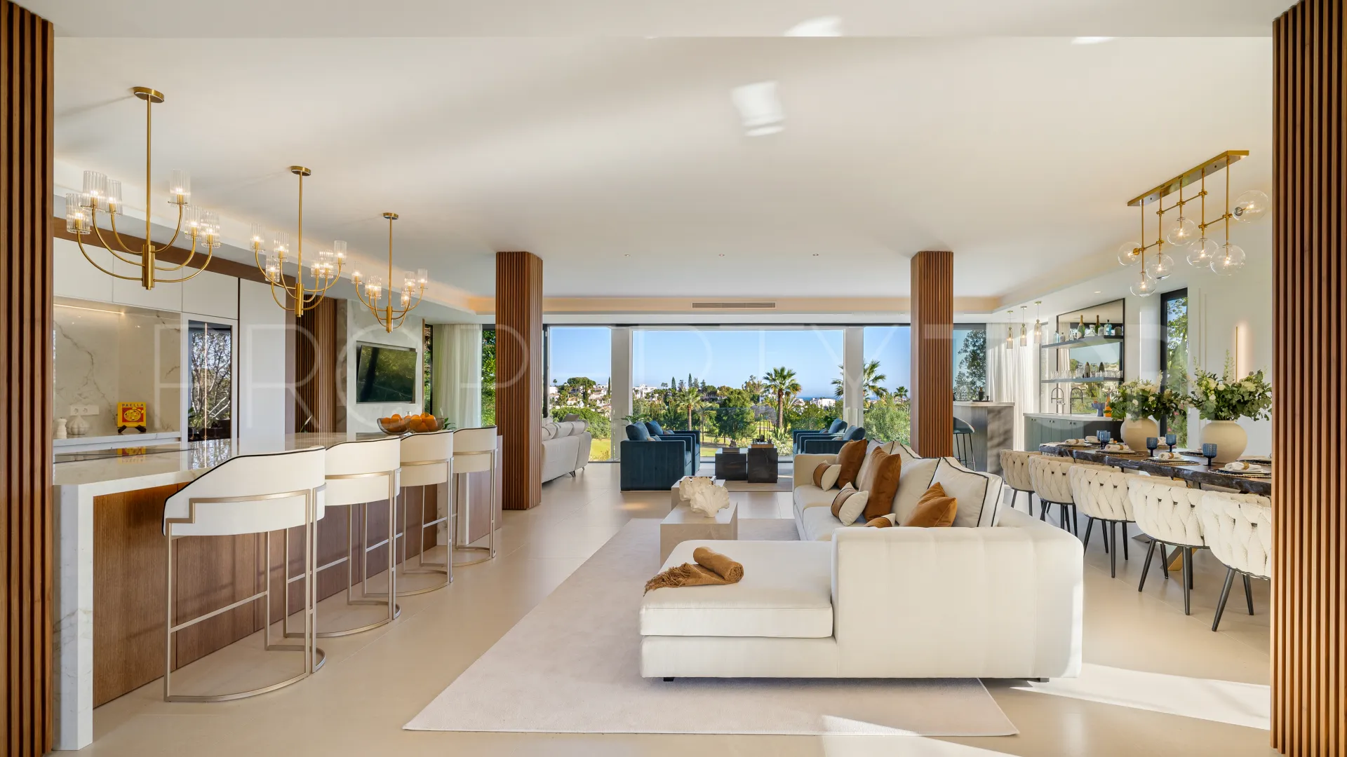 For sale Nueva Andalucia villa with 6 bedrooms