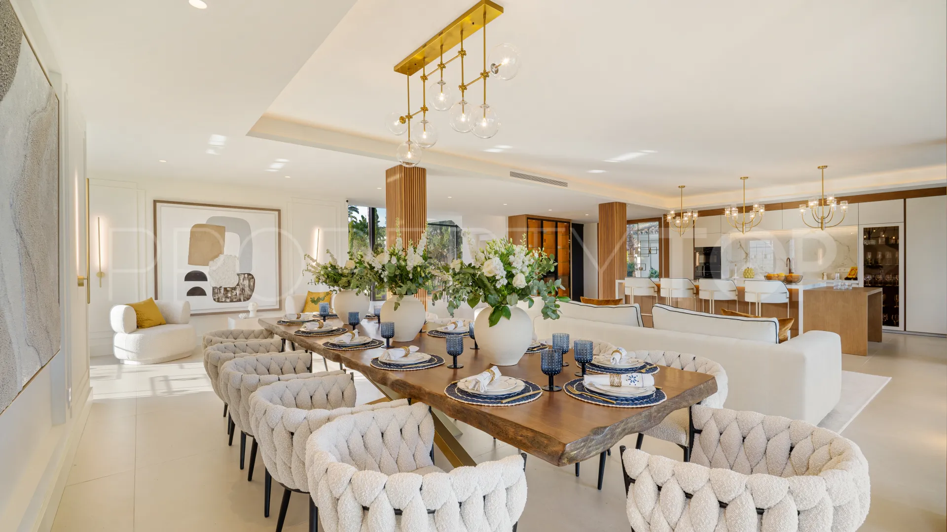 For sale Nueva Andalucia villa with 6 bedrooms