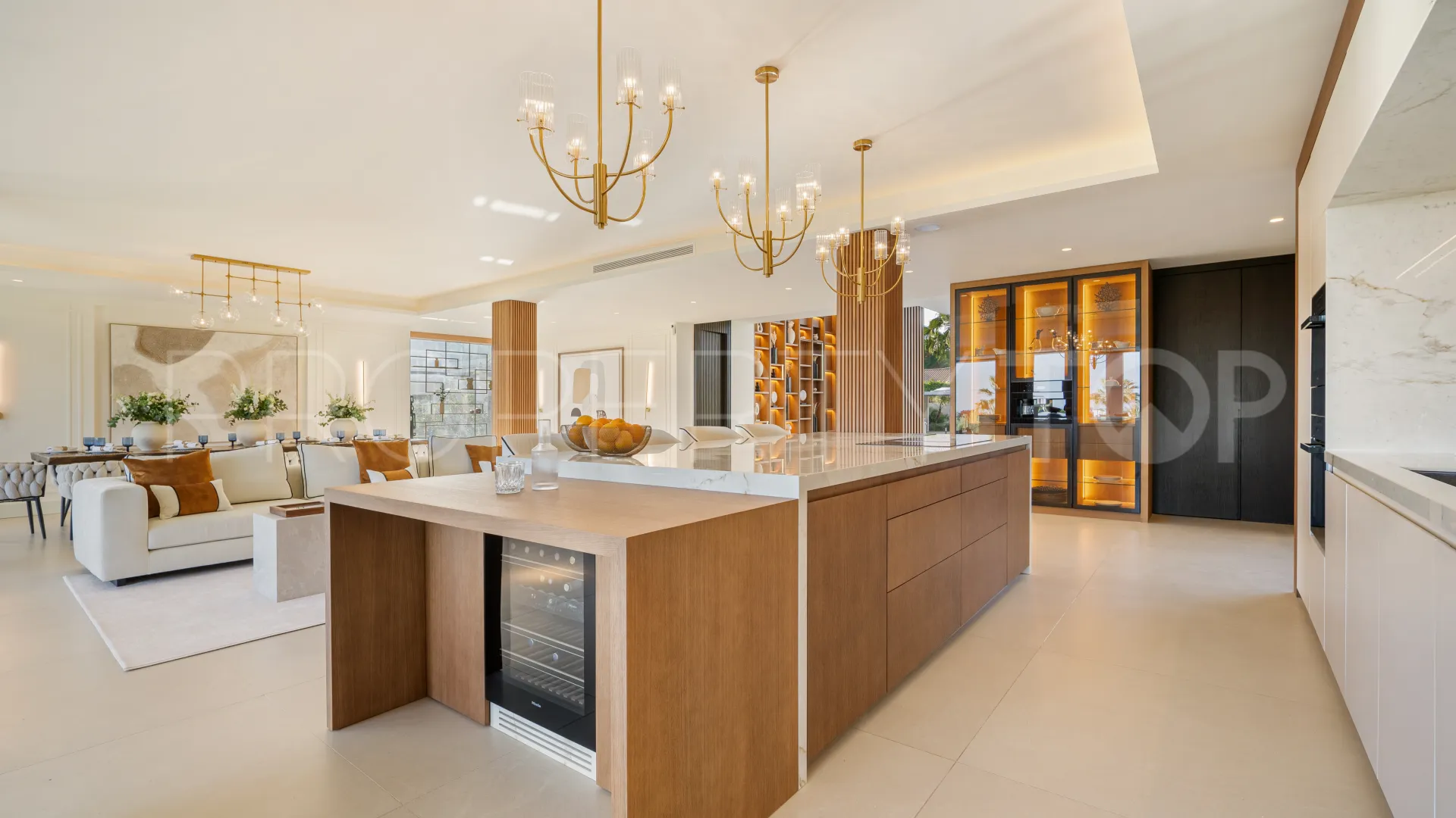 For sale Nueva Andalucia villa with 6 bedrooms