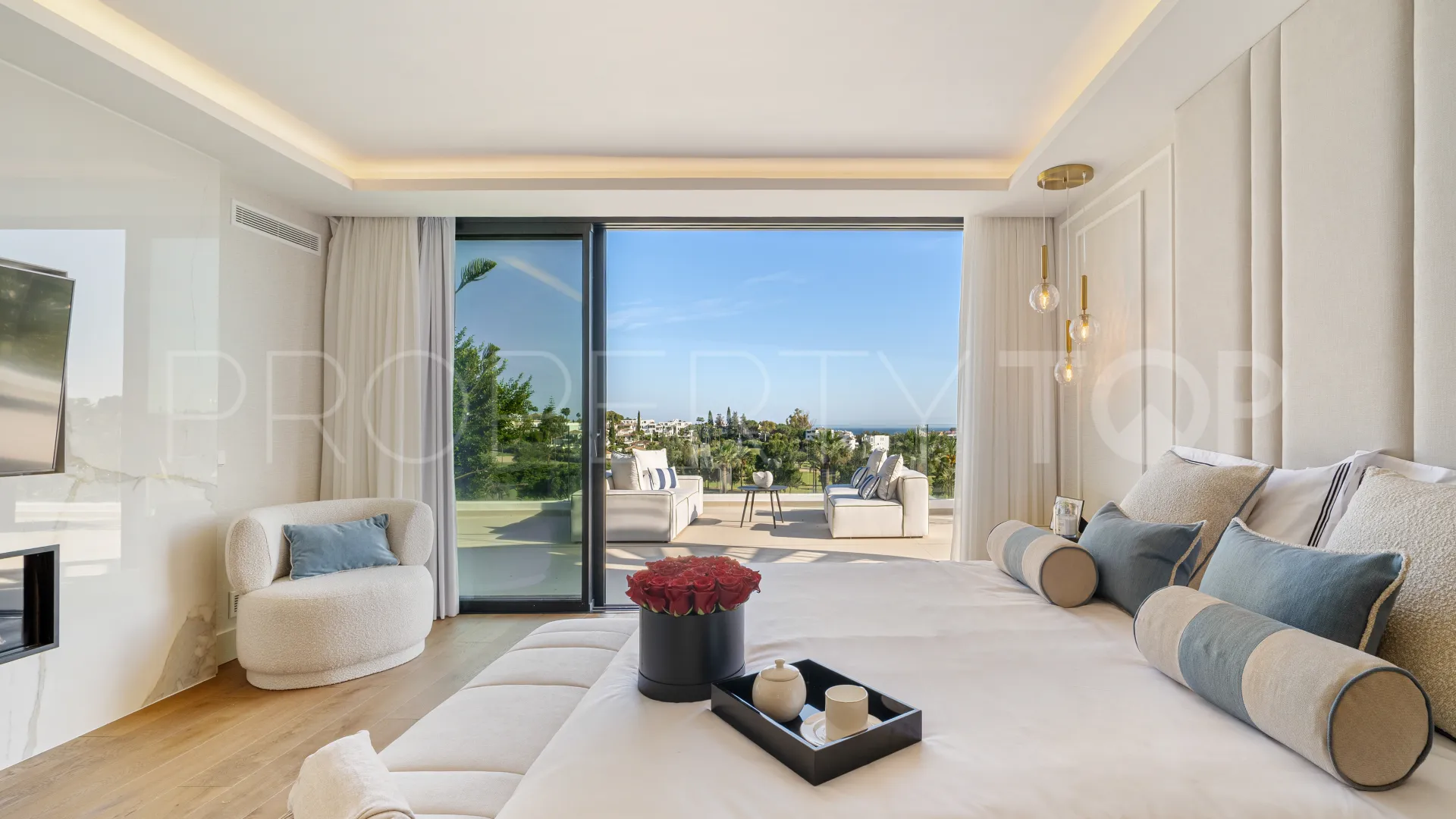 For sale Nueva Andalucia villa with 6 bedrooms