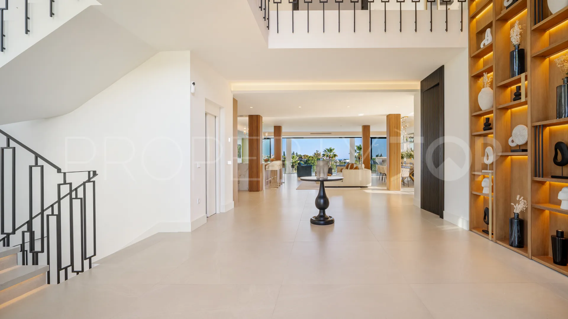 For sale Nueva Andalucia villa with 6 bedrooms