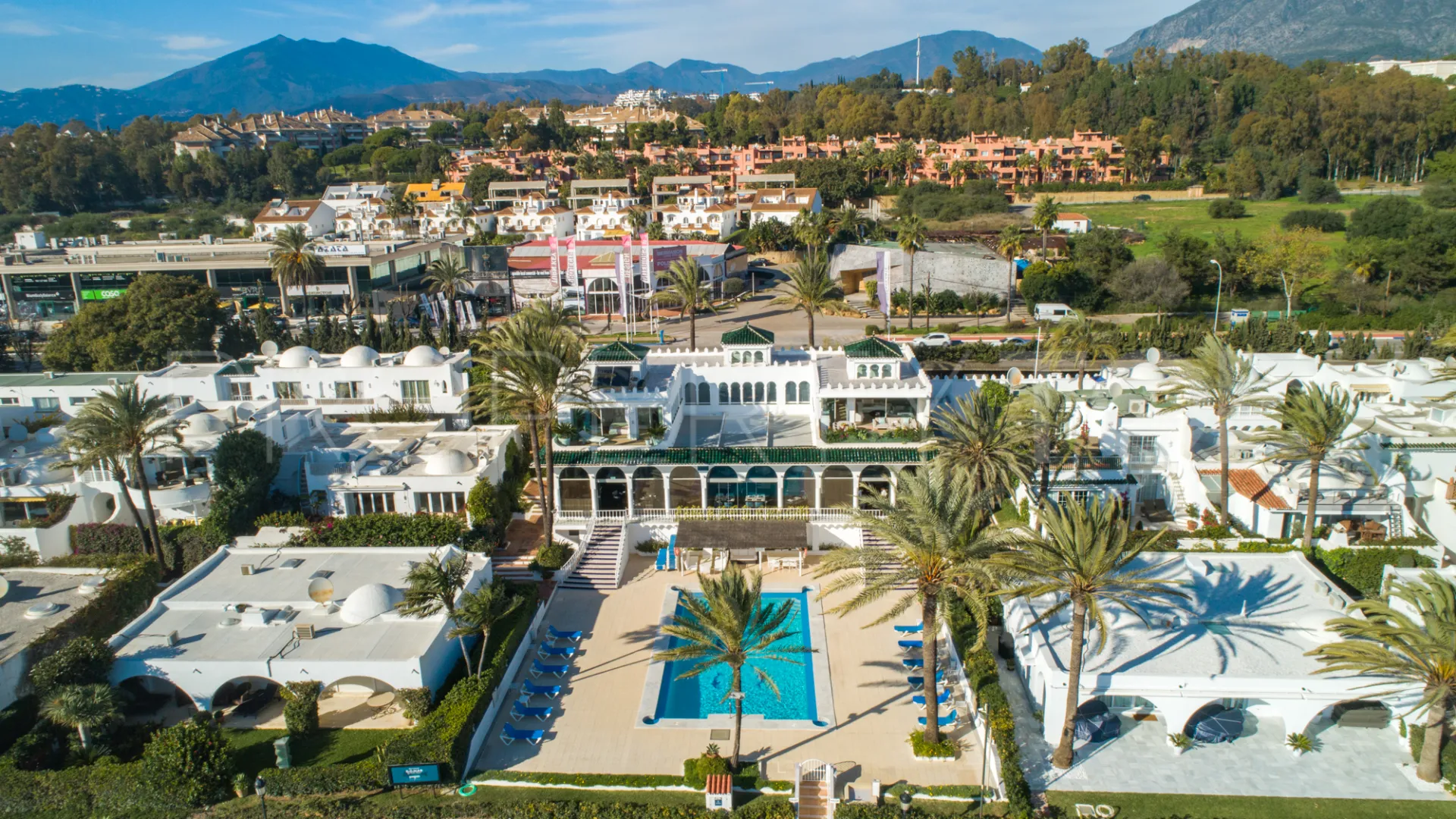 Penthouse with 3 bedrooms for sale in El Oasis Club