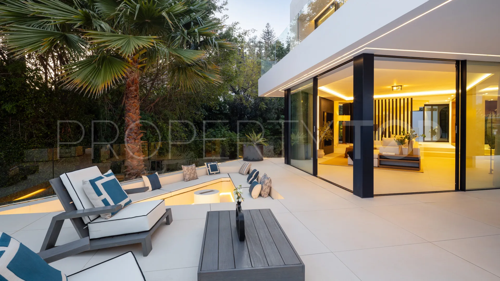 Villa with 5 bedrooms for sale in Benahavis
