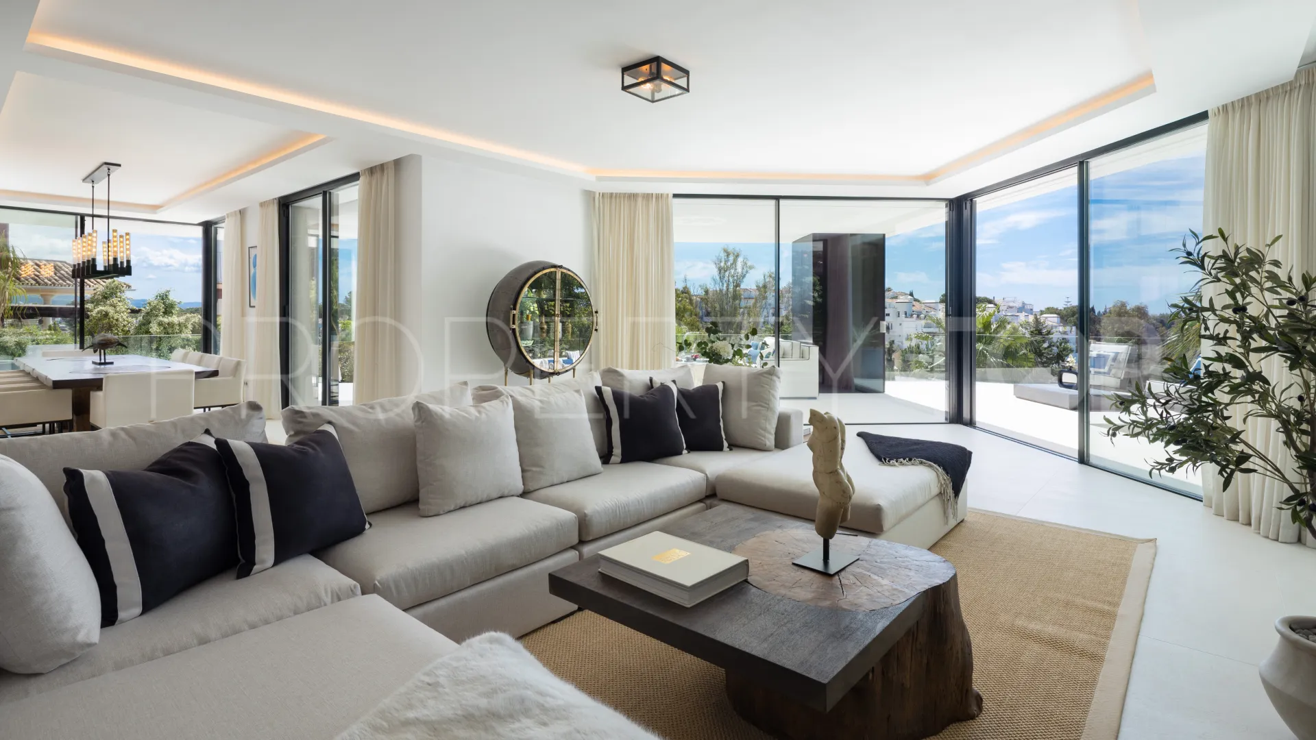 Villa with 5 bedrooms for sale in Benahavis